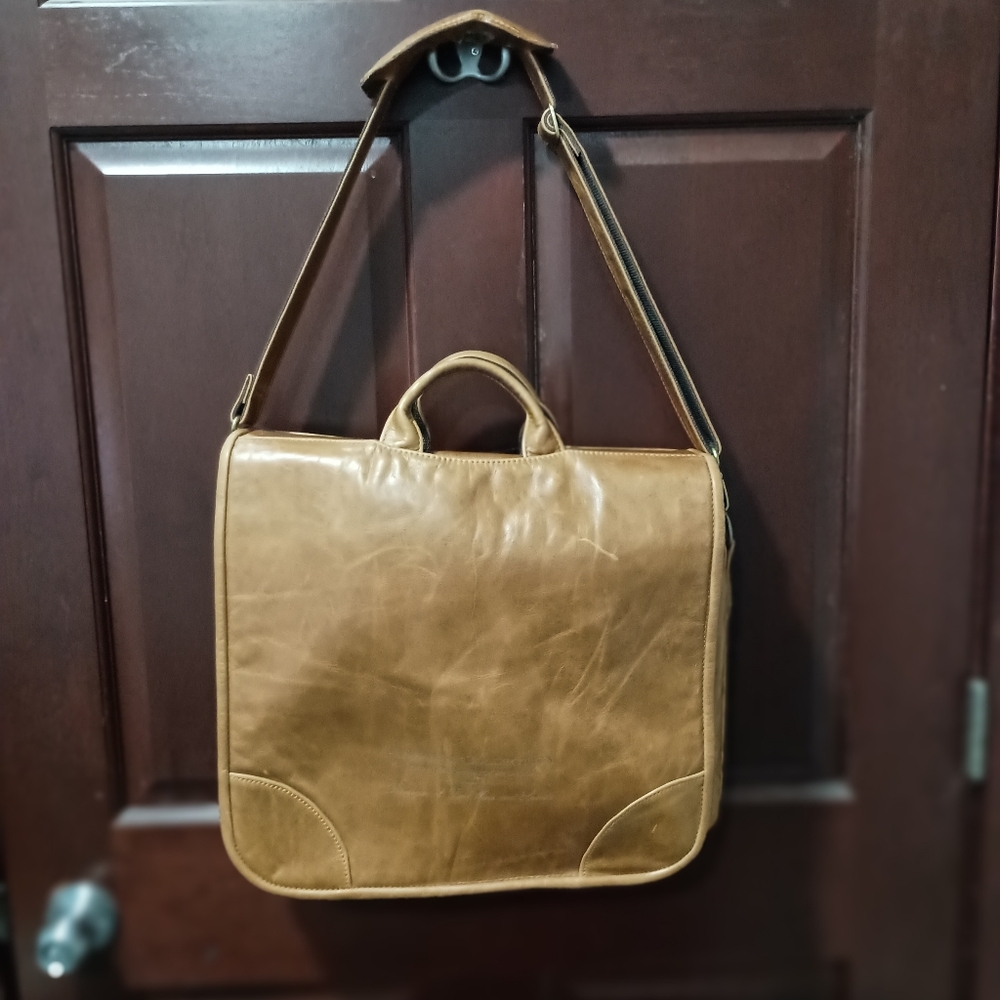 Heritage Collection Trinchero Family Estates wine leather bag